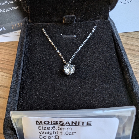 NEW ❤️ 1 carat Moissanite Diamond Pendant CERTIFIED gem necklace 18k Gold Plated - Picture 10 of 13